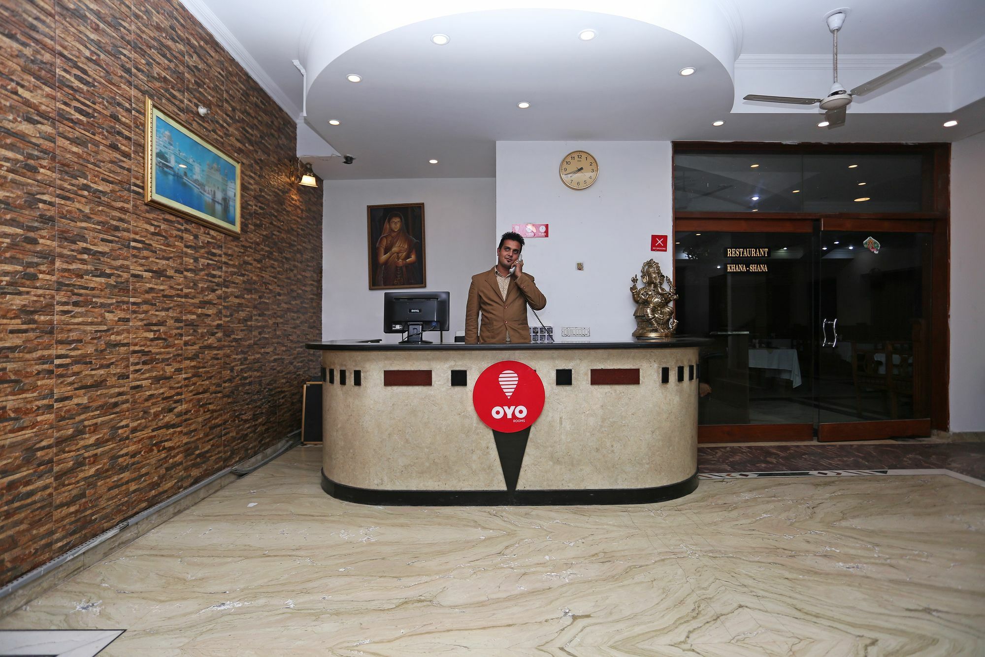 Oyo 10072 Hotel Amrit Regency Dehradún Kültér fotó