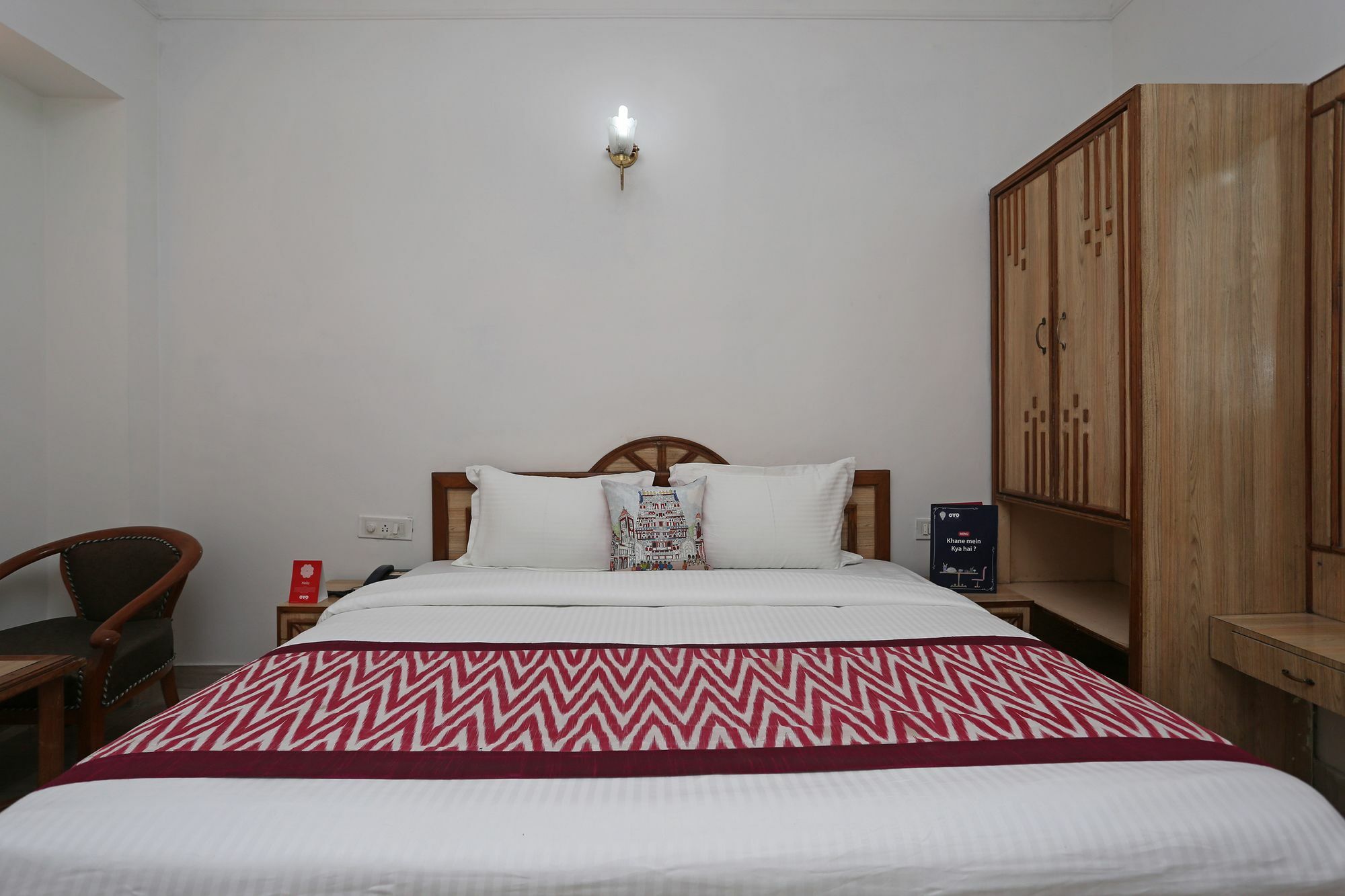 Oyo 10072 Hotel Amrit Regency Dehradún Kültér fotó